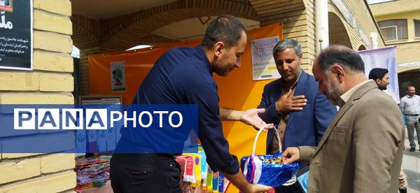 غرفه خبرگزاری پانا و سازمان دانش‌آموزی در مراسم افتتاحیه فعالیت‌های تابستانی