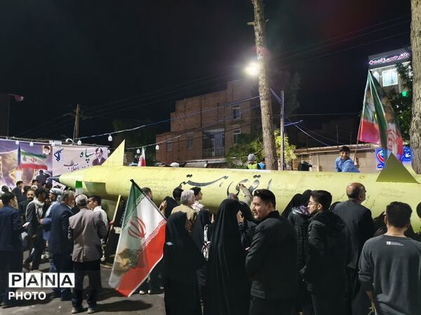 از پاسداران انقلاب در شب مقاومت و خونخواهی تجلیل شدند