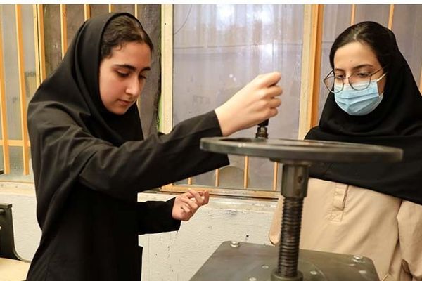  دانش‌آموزان در دوره کارورزی آموخته‌های تئوری خود را به صورت عملی نشان می‌دهند