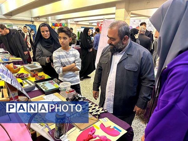 نمایشگاه پژوهشی منطقه ۵؛ عرصه‌ای برای شکوفایی استعدادها