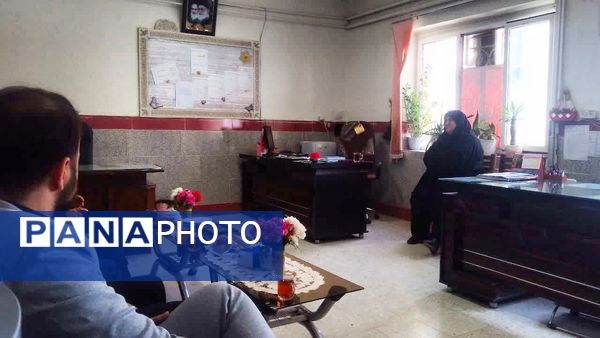 بازدید وزراتی از فعالیت‌های اجرا شده برنامه نماد در مدارس شازند 