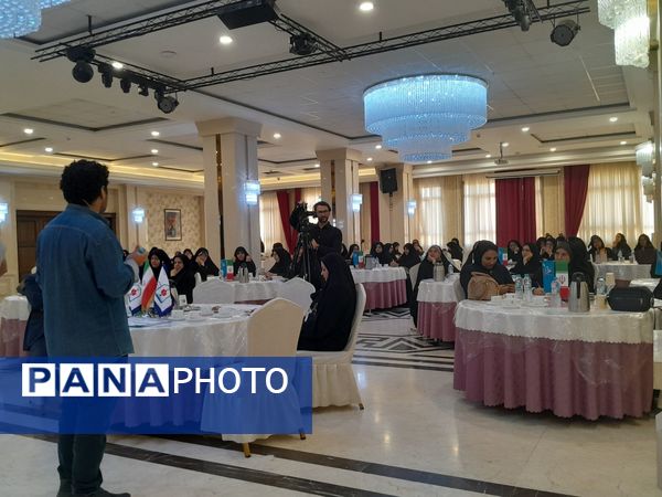 کارگاه راهبری نسل جدید ویژه معاونین پرورشی و مربیان ناحیه 3 مشهد