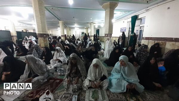 شور وحدت در مصلای قدس الیگودرز