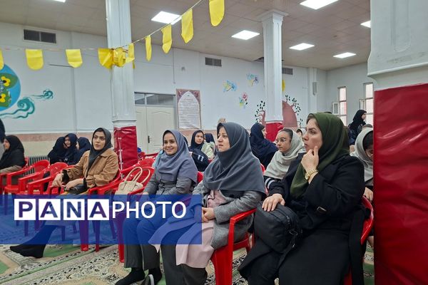 شوق انتظار دیدار منجی عالم بشریت در قلب‌های دانش‌آموزان زینبیه۲