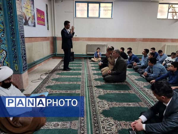 ترویج فرهنگ نماز جماعت در مدارس شهرستان قدس با برنامه "مهر تا مهر "