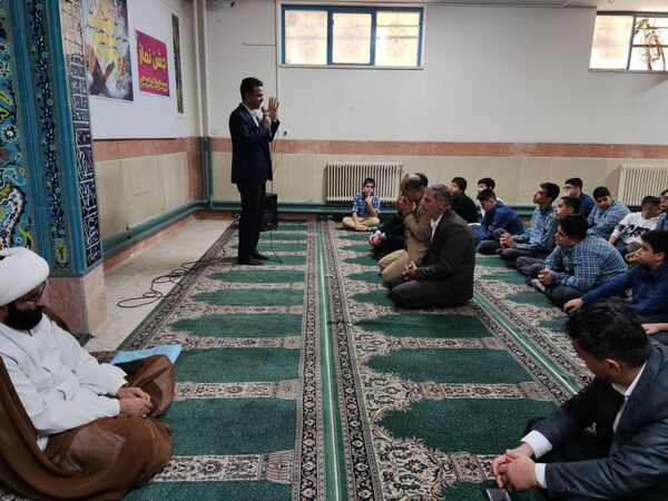 ترویج فرهنگ نماز جماعت در مدارس شهرستان قدس با برنامه "مهر تا مهر "