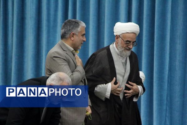 رونمایی کتاب «صبحی که در راه است» 