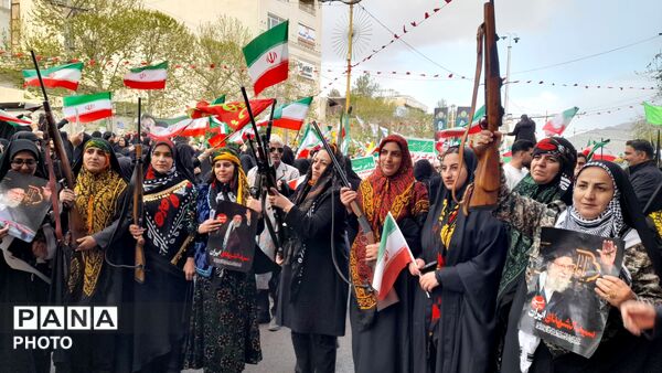 اجتماع بانوان خرم‌آبادی برای تکریم خانواده‌های شهدا و ایثارگران