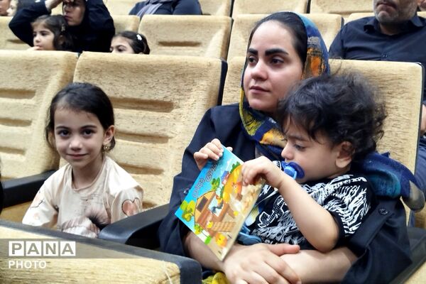 جلسه آموزشی توانمندسازی اولیا با محوریت مبارزه با مواد مخدر
