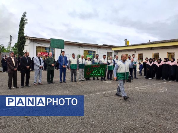 اعزام دانش‌آموزان هادی‌شهری به مشهد مقدس