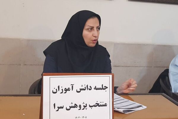 جلسه مدیر با دانش آموزان منتخب پژوهشسرا در دبیرستان شهدای هسته ای قرچک