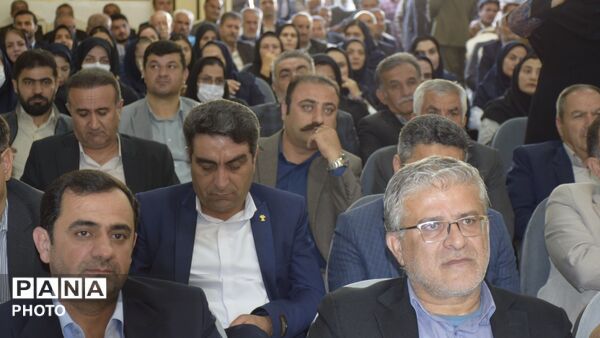 پرچم خدمت در بیمارستان شهدا لردگان به دست ریاست تازه سپرده شد