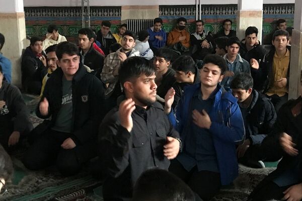 حضور دانش‌آموزان مدارس ناحیه 2 شهرری در مراسم عزاداری حضرت زهرا(س)