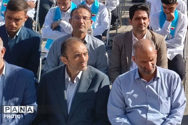 آغاز سال تحصیلی در دبیرستان نمونه دولتی شهدای علم و فناوری با عطر دفاع مقدس