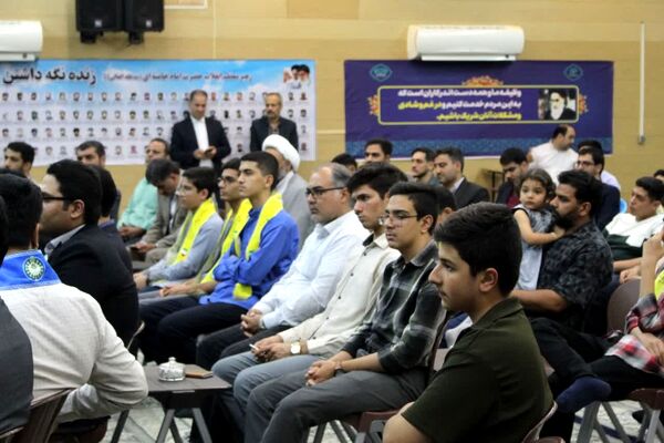 دیدار تشکل‌های دانش‌آموزی یزد با نماینده ولی‌فقیه در یزد