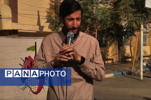 تجدید میثاق نسل نوجوان با آرمان‌های شهدا در مراسم تشییع شهید گمنام ورامین