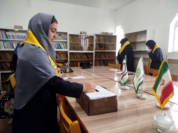 انتخابات شورای دانش‌آموزی در شهرستان فاروج 