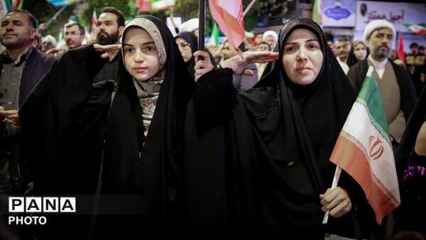 هفتاد و چهارمین شب تجلی عشق به ایران در آغوش ولایتمداران