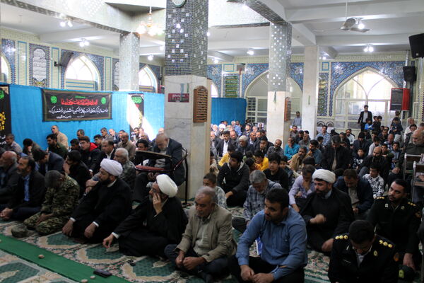 مدیرکل آموزش و پرورش استان در نماز جمعه شهربن