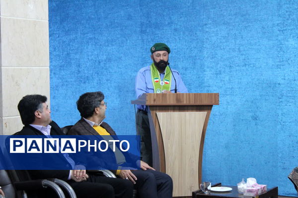 دیدار مربیان و اعضای منتخب سازمان دانش‌آموزی سمنان با نماینده ولی‌فقیه در استان 