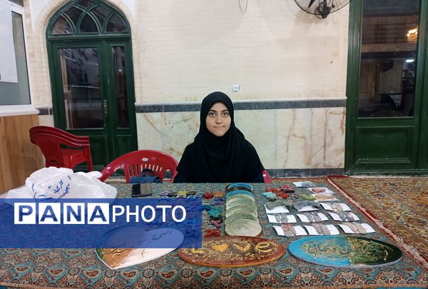 برپایی بازارچه کسب و کار دانش‌آموزی مدرسه توسلی بهاباد