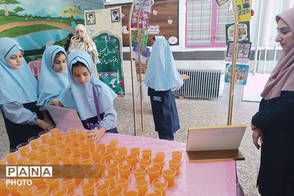 جشن آغاز سال تحصیلی در دبستان شهید رستمی