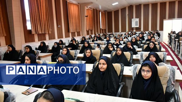 کارگاه هوش مصنوعی ویژه دانش‌آموزان دختر مقطع متوسطه اول شهرستان مه‌ولات