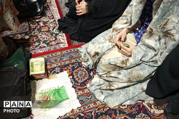 حضور پرشور فرهنگیان و دانش‌آموزان در مصلی نسیم شهر