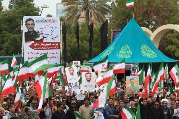 وداع حماسی دریادلان هرمزگان با فرمانده شهید علیرضا تنگسیری در بندرعباس
