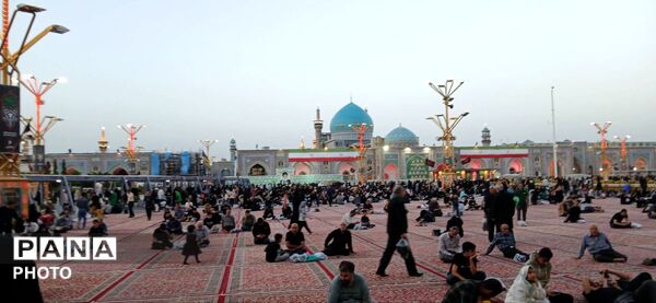 آماده‌سازی حرم مطهر رضوی برای استقبال از آقای شهید ایران 