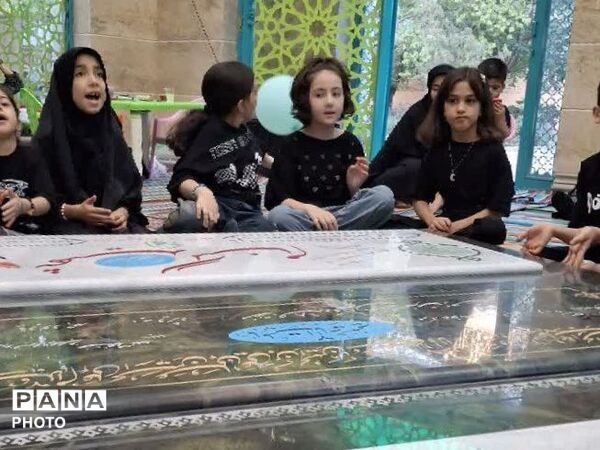 برپایی موکب کودک در جوار شهدای گمنام منطقه ۱۸ 