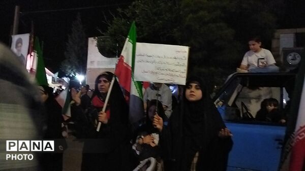 زمزمه های دعا در بلوار فضل نیشابور 