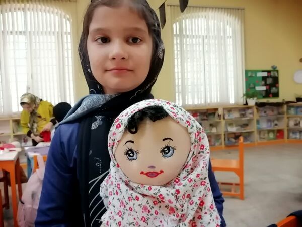 آموزش دوخت مقنعه و پخت و تزیین حلوا در کانون شماره 4 قم