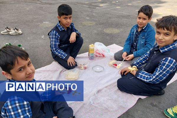 اجرای طرح «صبحانه سالم» در دبستان هیأت امنایی شهید قلنبر ناحیه دو شهرری 