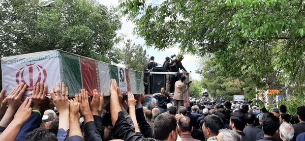 تشییع باشکوه پیکر پاک شهدای گمنام در اصفهان 