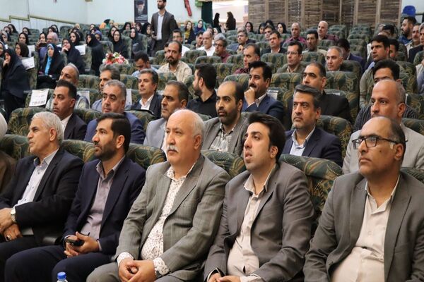تجلیل از طلایه‌داران برتر تعلیم و تربیت ، آیین تقدیر از معلمین نمونه شهرستان پاکدشت 