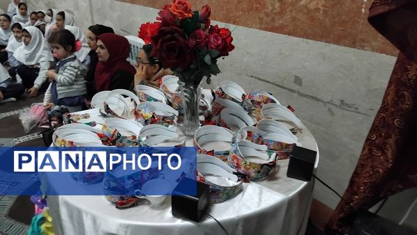 جشن روز دانش‌آموز در دبستان دخترانه شهید محمدرضا مقدم 