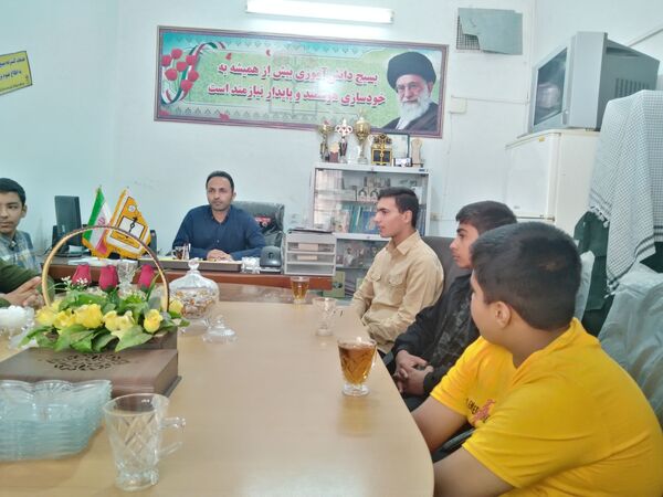 جلسه فرمانده واحد های بسیج دانش‌آموزی در شهرستان خلیل‌آباد