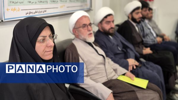 برگزاری جلسه شورای اداری در بلده