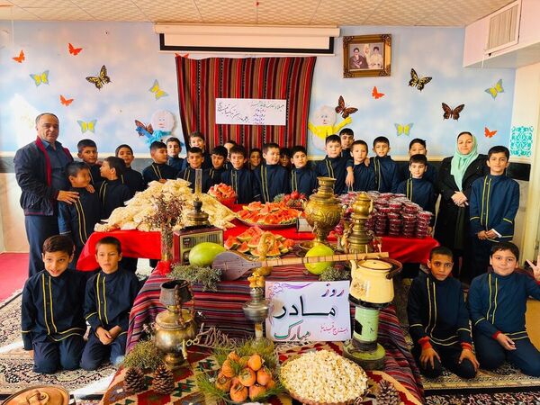 مراسم بزرگداشت ولادت حضرت فاطمه (س) و روز مادر در آموزشگاه پسرانه علاقبندنیا