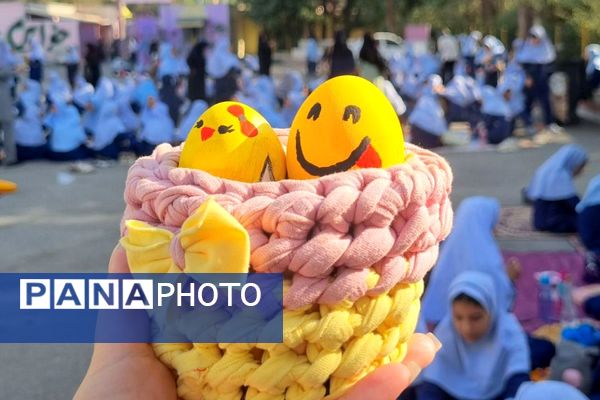 برگزاری جشن تخم‌مرغ‌های رنگی در دبستان قدر بهارستان دو