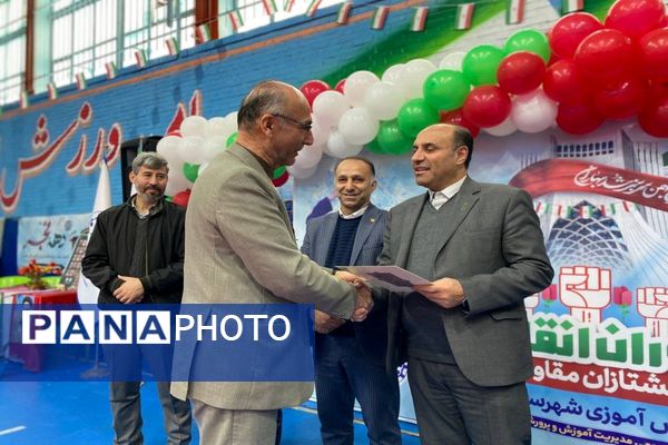 یاوران انقلاب؛روشنای مسیر نوجوانان امروز