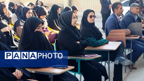 نواخته شدن زنگ انقلاب در هنرستان پروین اعتصامی چاروسا