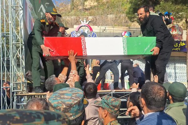 آیین استقبال و تشییع پیکر پاک و مطهر ۱۶ شهید گمنام