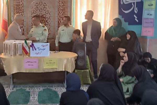  گرامیداشت هفته فراجا و برگزاری انجمن اولیا و مربیان در دبستان علامه طباطبایی