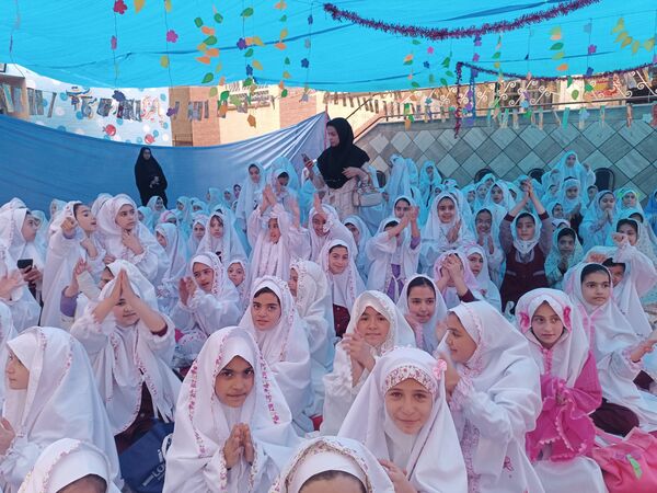 برگزاری جشن تکلیف فرشتگان دبستان شهید باهنر ۲ ملارد 