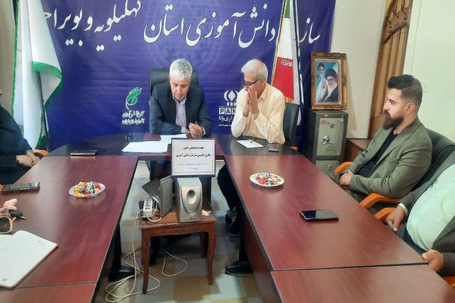 جلسه هماهنگی جشن سالروز تاسیس سازمان دانش‌آموزی 
