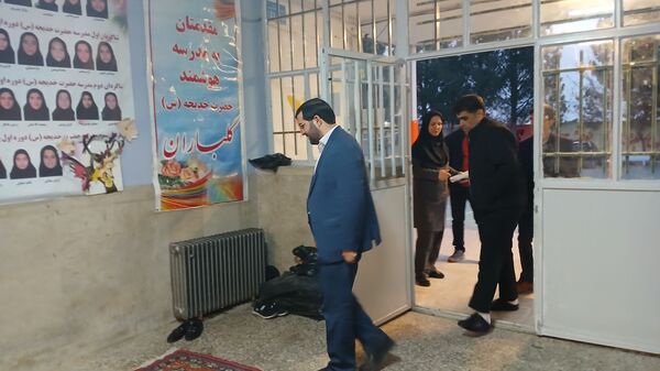 برگزاری محافل انس با قرآن و مراسم افطاری در مدارس شهرستان ملارد 
