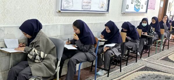برگزاری مرحله اول آزمون جامع در دبیرستان رضوان
