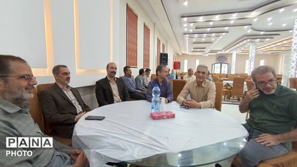 تجلیل از بازنشستگان فرهنگی در بروجرد